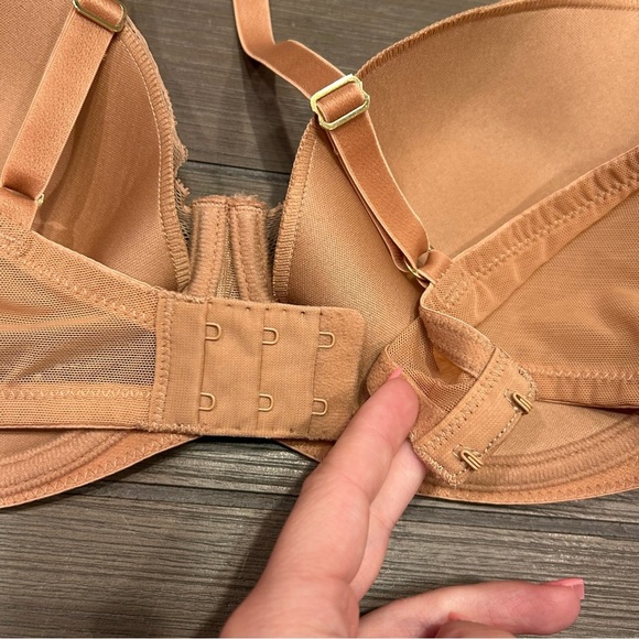 Natori Flora Contour Underwire Bra - Picture 6 of 8